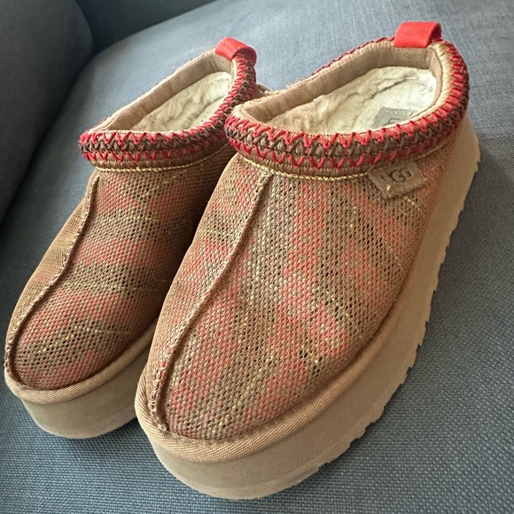 Ugg 1140430 - Tazz Maxi Tasman - Uptown Shoes - Picture 2 of 7